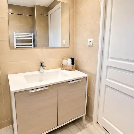 De La Salis, Belle Terrasse Apartment Antibes